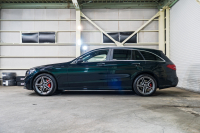 メルセデスベンツ Cクラス C220d ﾜｺﾞﾝ AVG AMGﾗｲﾝ ﾚｰﾀﾞｰSP　後期 黒革 ﾅﾋﾞTV Bｶﾒ AIRｻｽ LEDﾍｯﾄﾞﾗｲﾄ ACC BSM LCW　2年保証