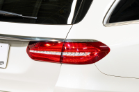 メルセデスベンツ Eクラス E300ﾜｺﾞﾝ AVGｽﾎﾟｰﾂ ｴｸｽｸﾙｰｼﾌﾞPKG ﾚｰﾀﾞｰSP　中期 1ｵｰﾅｰ 黒革 ﾊﾟﾉﾗﾏSR ﾅﾋﾞTV Meｺﾈ carplay ﾌﾞﾙﾒｽﾀｰ ﾍｯﾄﾞｱｯﾌﾟD ｴｱﾊﾞﾗﾝｽP 自動ﾄﾗﾝｸ ﾌｯﾄｵｰﾌﾟﾅｰ Newﾃﾞｻﾞｲﾝｽﾃｱ　2年保証