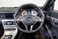 メルセデスベンツ SLKクラス SLK200 ｴｸｽｸﾙｰｼﾌﾞ ﾚｰﾀﾞｰSP　黒革 9速AT ｼｰﾄﾋｰﾀｰ ﾏｼﾞｯｸｽｶｲR ｴｱｽｶｰﾌ 純正ﾅﾋﾞ ﾌﾙｾｸﾞTV MBﾛｺﾞﾌﾞﾚｰｷ ｷｰﾚｽ ｷｾﾉﾝ AMGｴｱﾛ&18ｲﾝﾁAW 　2年保証