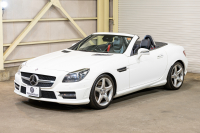 メルセデスベンツ SLKクラス SLK200 ｴｸｽｸﾙｰｼﾌﾞ ﾚｰﾀﾞｰSP　黒革 9速AT ｼｰﾄﾋｰﾀｰ ﾏｼﾞｯｸｽｶｲR ｴｱｽｶｰﾌ 純正ﾅﾋﾞ ﾌﾙｾｸﾞTV MBﾛｺﾞﾌﾞﾚｰｷ ｷｰﾚｽ ｷｾﾉﾝ AMGｴｱﾛ&18ｲﾝﾁAW 　2年保証
