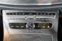 メルセデスベンツ Eクラス E200 ｶﾌﾞﾘｵﾚ ｽﾎﾟｰﾂ ﾚｰﾀﾞｰｾｰﾌﾃｨPKG 　赤幌 黒革 ｼｰﾄﾋｰﾀｰ 純正ﾅﾋﾞ ﾌﾙｾｸﾞTV CarPlay HUD ﾏﾙﾁﾋﾞｰﾑLED ﾌﾞﾙﾒｽﾀｰ ﾏﾙﾁｶﾗｰｱﾝﾋﾞｴﾝﾄﾗｲﾄ AMGｴｱﾛ&19ｲﾝﾁAW　2年保証