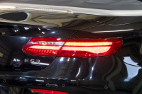 メルセデスベンツ Eクラス E200 ｶﾌﾞﾘｵﾚ ｽﾎﾟｰﾂ ﾚｰﾀﾞｰｾｰﾌﾃｨPKG 　赤幌 黒革 ｼｰﾄﾋｰﾀｰ 純正ﾅﾋﾞ ﾌﾙｾｸﾞTV CarPlay HUD ﾏﾙﾁﾋﾞｰﾑLED ﾌﾞﾙﾒｽﾀｰ ﾏﾙﾁｶﾗｰｱﾝﾋﾞｴﾝﾄﾗｲﾄ AMGｴｱﾛ&19ｲﾝﾁAW　2年保証