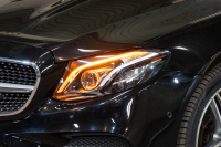 メルセデスベンツ Eクラス E200 ｶﾌﾞﾘｵﾚ ｽﾎﾟｰﾂ ﾚｰﾀﾞｰｾｰﾌﾃｨPKG 　赤幌 黒革 ｼｰﾄﾋｰﾀｰ 純正ﾅﾋﾞ ﾌﾙｾｸﾞTV CarPlay HUD ﾏﾙﾁﾋﾞｰﾑLED ﾌﾞﾙﾒｽﾀｰ ﾏﾙﾁｶﾗｰｱﾝﾋﾞｴﾝﾄﾗｲﾄ AMGｴｱﾛ&19ｲﾝﾁAW　2年保証