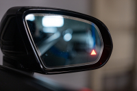 メルセデスベンツ Eクラス E200 ｶﾌﾞﾘｵﾚ ｽﾎﾟｰﾂ ﾚｰﾀﾞｰｾｰﾌﾃｨPKG 　赤幌 黒革 ｼｰﾄﾋｰﾀｰ 純正ﾅﾋﾞ ﾌﾙｾｸﾞTV CarPlay HUD ﾏﾙﾁﾋﾞｰﾑLED ﾌﾞﾙﾒｽﾀｰ ﾏﾙﾁｶﾗｰｱﾝﾋﾞｴﾝﾄﾗｲﾄ AMGｴｱﾛ&19ｲﾝﾁAW　2年保証