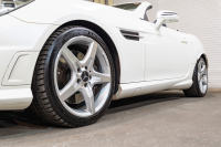 メルセデスベンツ SLKクラス SLK200 BE−EF AMGｽﾎﾟｰﾂ&ﾚｰﾀﾞｰP　ACC 黒革 ﾏｼﾞｯｸｽｶｲR HDDﾅﾋﾞ ﾌﾙｾｸﾞ BTｵｰﾃﾞｨｵ&TEL  AMGｴｱﾛ&18ｲﾝﾁAW ｷｾﾉﾝ　2年保証付