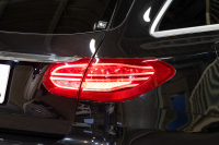 メルセデスベンツ Cクラス C220d ﾜｺﾞﾝ ﾛｰﾚｳｽED AMGﾗｲﾝ ﾚｰﾀﾞｰｾｰﾌﾃｨPKG　黒革 ｼｰﾄﾋｰﾀｰ 純正ﾅﾋﾞ ﾌﾙｾｸﾞTV BT Bｶﾒﾗ LEDﾍｯﾄﾞ ｴｱｻｽ 自動Rｹﾞｰﾄ AMGｴｱﾛ&18ｲﾝﾁAW　2年保証