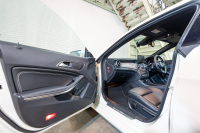 メルセデスベンツ CLAクラス CLA220 4MATIC  ｼｭｰﾃｨﾝｸﾞﾌﾞﾚｰｸ ﾚｰﾀﾞｰｾｰﾌﾃｨPKG　後期 Pｽﾀ 黒革 ｼｰﾄﾋｰﾀｰ 純正ﾅﾋﾞ ﾌﾙｾｸﾞTV CarPlay Bｶﾒﾗ PTS LEDﾍｯﾄﾞﾗｲﾄ ｱﾝﾋﾞｴﾝﾄ 18ｲﾝﾁAW　2年保証付