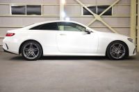 メルセデスベンツ Eクラス E300ｸｰﾍﾟ ｽﾎﾟｰﾂ ｴｸｽｸﾙｰｼﾌﾞ&ﾚｰﾀﾞｰｾｰﾌﾃｨP　ﾍﾞｰｼﾞｭ革 ﾋｰﾀｰ&ｸｰﾗｰ ﾘﾗｸｾﾞｰｼｮﾝ機能 ﾊﾟﾉﾗﾏSR ﾌﾙｾｸﾞTV CarPlay Burmester HUD 360ｶﾒﾗ ｴｱﾊﾞﾗﾝｽP AMGｴｱﾛ&19ｲﾝﾁAW　2年保証付