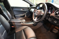 メルセデスベンツ CLAクラス CLA220 4MATIC ｼｭｰﾃｨﾝｸﾞﾌﾞﾚｰｸ ﾚｰﾀﾞｰｾｰﾌﾃｨPKG　後期 Pｽﾀ 黒革 ｼｰﾄﾋｰﾀｰ 純正ﾅﾋﾞ ﾌﾙｾｸﾞTV BTｵｰﾃﾞｨｵ&TEL CarPlay Bｶﾒﾗ PTS LEDﾍｯﾄﾞﾗｲﾄ ｱﾝﾋﾞｴﾝﾄ 18ｲﾝﾁAW　2年保証付