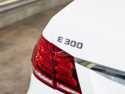 メルセデスベンツ Eクラス E300 AVG AMGｽﾎﾟｰﾂ&ﾚｰﾀﾞｰｾｰﾌﾃｲPKG　 後期ﾓﾃﾞﾙ 黒革 ﾊﾟﾉﾗﾏｻﾝﾙｰﾌ ｼｰﾄﾋｰﾀｰ 純正ﾅﾋﾞ ﾌﾙｾｸﾞTV ﾊﾞｯｸｶﾒﾗ LEDﾍｯﾄﾞﾗｲﾄ AMGｴｱﾛ&18ｲﾝﾁAW　2年保証