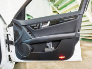 メルセデスベンツ Cクラス C200 AVG ﾚｰﾀﾞｰｾｰﾌﾃｨｰPKG　ﾊｰﾌ革 純正ﾅﾋﾞ ﾌﾙｾｸﾞTV Bｶﾒﾗ ﾊﾟｰｸﾄﾛﾆｯｸ ｷｾﾉﾝ LEDﾄﾞﾗｲﾋﾞﾝｸﾞﾗｲﾄ Pｽﾀ AMGｴｱﾛ＆17AW ﾄﾞﾘﾙﾄﾞﾛｰﾀｰ ﾛｺﾞ入ｷｬﾘﾊﾟｰ　2年保証付