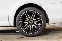 メルセデスベンツ Vクラス V220d AVG ﾛﾝｸﾞ AMGﾗｲﾝ ｴｸｽｸﾙｰｼﾌﾞｼｰﾄ&ﾚｰﾀﾞｰｾｰﾌﾃｨPKG　黒革 ﾊﾟﾉﾗﾏSR MBUXﾅﾋﾞ ﾌﾙｾｸﾞ ﾌﾞﾙﾒｽﾀｰ 360ｶﾒ LEDﾗｲﾄ 電動ｽﾗｲﾄﾞﾄﾞｱ 自動ﾄﾗﾝｸ　2年保証