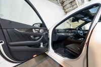 AMG Eクラス E53 4MATIC∔ ｴｸｽｸﾙｰｼﾌﾞ ﾚｰﾀﾞｰｾｰﾌﾃｨPKG　Pｽﾀ 黒革 ﾊﾟﾉﾗﾏSR 純正ﾅﾋﾞ ﾌﾙｾｸﾞ ﾏｯｻｰｼﾞ ﾀﾞｲﾅﾐｯｸｼｰﾄ ﾋｰﾀｰ&ｸｰﾗｰ 360ｶﾒﾗ ﾍｯﾄﾞｱｯﾌﾟD ﾌﾞﾙﾒｽﾀｰ 自動ﾄﾗﾝｸ ﾌｯﾄｵｰﾌﾟﾅｰ LEDﾗｲﾄ ACC BSM LCW　2年保証