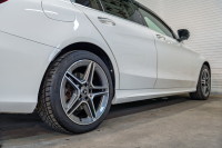 メルセデスベンツ Cクラス C220d ﾛｰﾚｳｽｴﾃﾞｼｮﾝ ﾚｻﾞｰｴｸｽｸﾙｰｼﾌﾞ&ﾚｰﾀﾞｰSP　後期 赤革 MBUXﾅﾋﾞTV ﾌﾞﾙﾒｽﾀｰS 360ｶﾒﾗ HUD ACC ｴｱｻｽﾍﾟﾝｼｮﾝ ﾏﾙﾁﾋﾞｰﾑLED AMGｽﾀｲﾘﾝｸﾞPKG AMG18ｲﾝﾁAW　2年保証