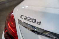 メルセデスベンツ Cクラス C220d ﾛｰﾚｳｽｴﾃﾞｼｮﾝ ﾚｻﾞｰｴｸｽｸﾙｰｼﾌﾞ&ﾚｰﾀﾞｰSP　後期 赤革 MBUXﾅﾋﾞTV ﾌﾞﾙﾒｽﾀｰS 360ｶﾒﾗ HUD ACC ｴｱｻｽﾍﾟﾝｼｮﾝ ﾏﾙﾁﾋﾞｰﾑLED AMGｽﾀｲﾘﾝｸﾞPKG AMG18ｲﾝﾁAW　2年保証
