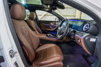 AMG Eクラス E43 4MATIC ﾚｰﾀﾞｰSP　ACC 茶革 ﾋｰﾀｰ ﾊﾟﾉﾗﾏSR 純正ﾅﾋﾞTV ﾌﾞﾙﾒｽﾀｰS 360ｶﾒﾗ Carplay ﾍｯﾄﾞｱｯﾌﾟD LEDﾍｯﾄﾞﾗｲﾄ AMGｴｸﾞｿﾞｰｽﾄ AMGｴｱﾛ&20ｲﾝﾁAW　2年保証