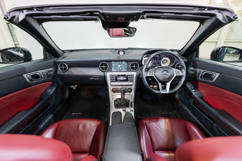 メルセデスベンツ SLK350 AMGスポーツ 赤ナッパ革＆快適装備充実の中古輸入車