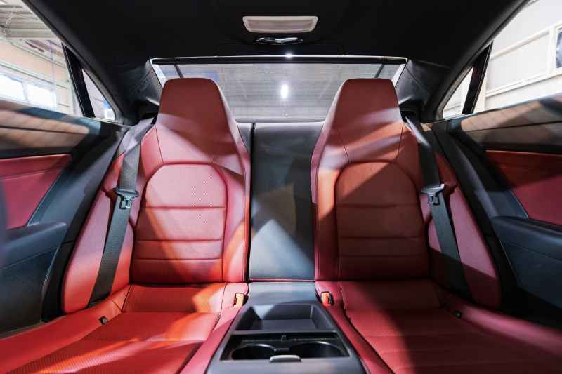 1オーナー メルセデスベンツ E250クーペ AMGスポーツ入庫しました！