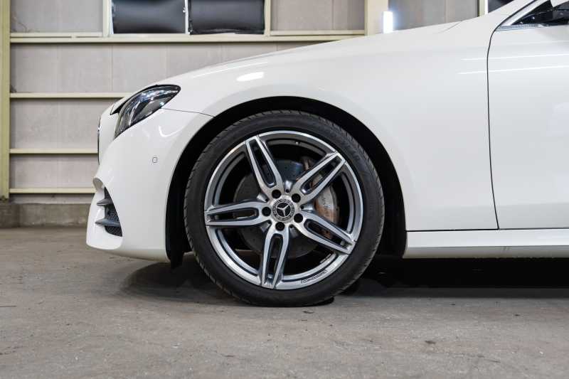 AMGライン装備のE250！パノラマSR＆Burmester付き上質セダン