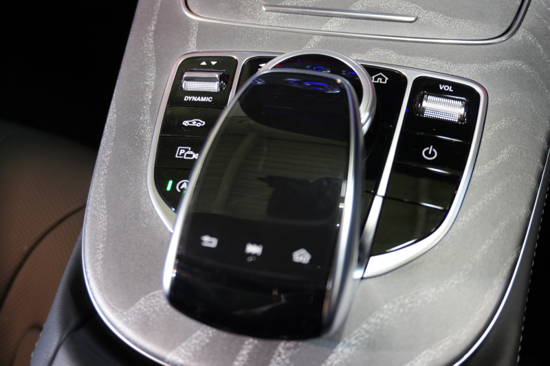 メルセデスベンツ CLS450 4MATICスポーツ入庫 優雅なデザインと直6ターボの走り