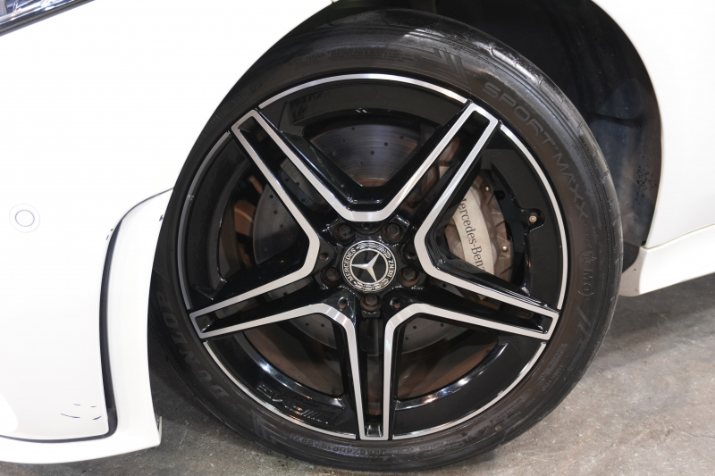 メルセデスベンツ CLS450 4MATICスポーツ入庫 優雅なデザインと直6ターボの走り