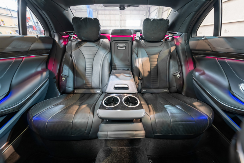 上質な乗り心地を味わえるメルセデス・ベンツ S450ロング AMGラインプラス