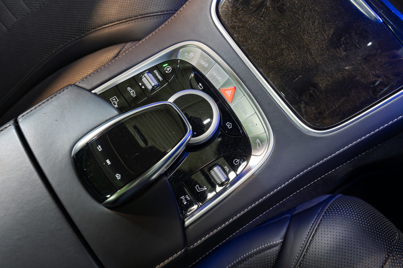 後期型メルセデスベンツ S400d AMGラインプラスの魅力 上質なナッパレザーと先進安全装備