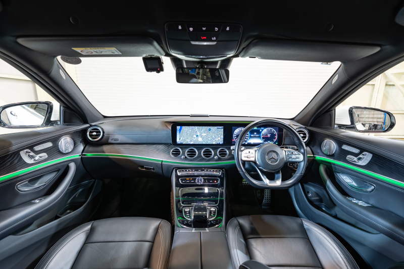 実用性と上質さを兼ね備えたEクラスワゴン E200 AMGライン