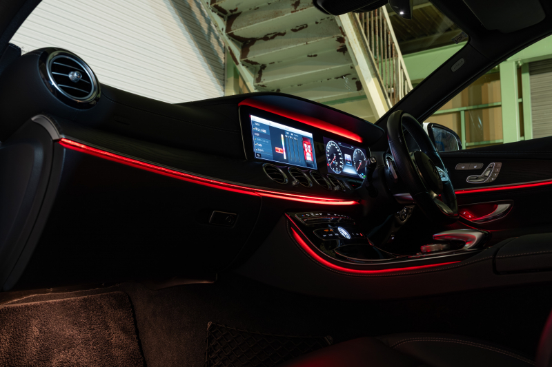 実用性と上質さを兼ね備えたEクラスワゴン E200 AMGライン