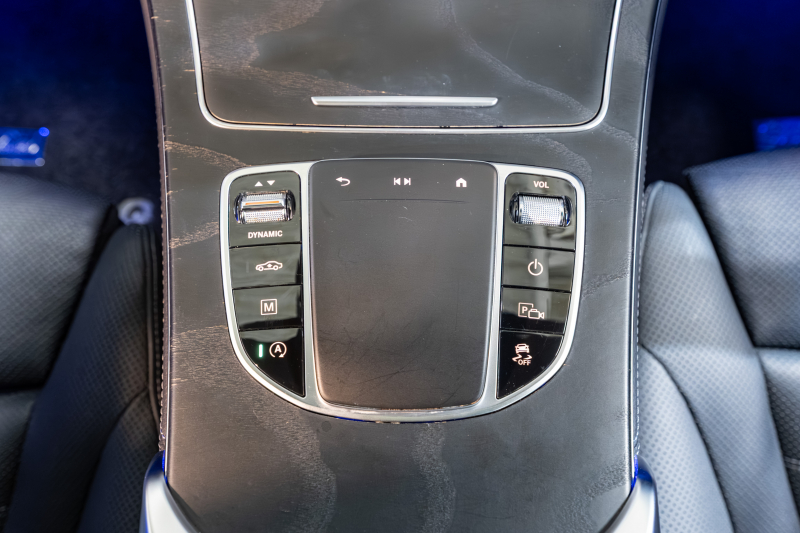 GLC220dクーペ AMGライン 上質装備が揃った人気SUVクーペ