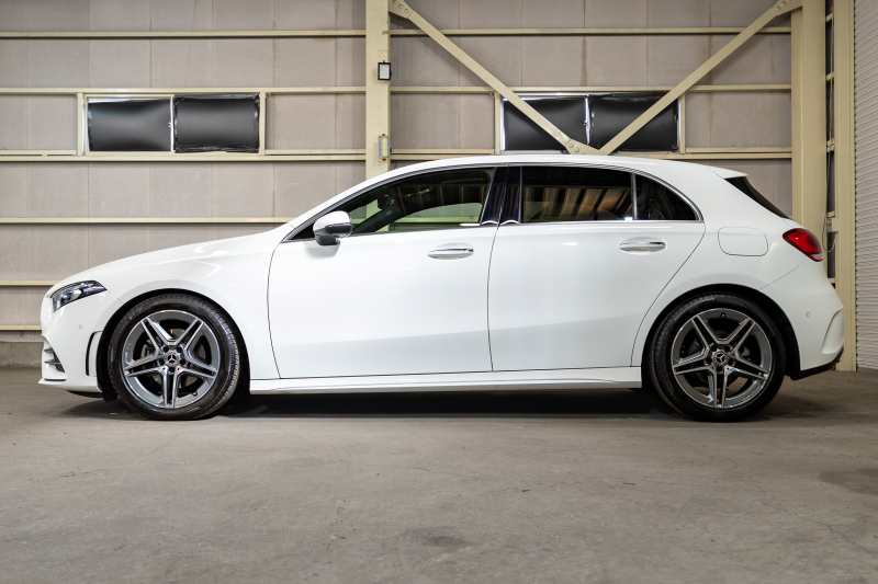 メルセデスベンツ A180 AMGライン 先進装備が揃った人気コンパクト