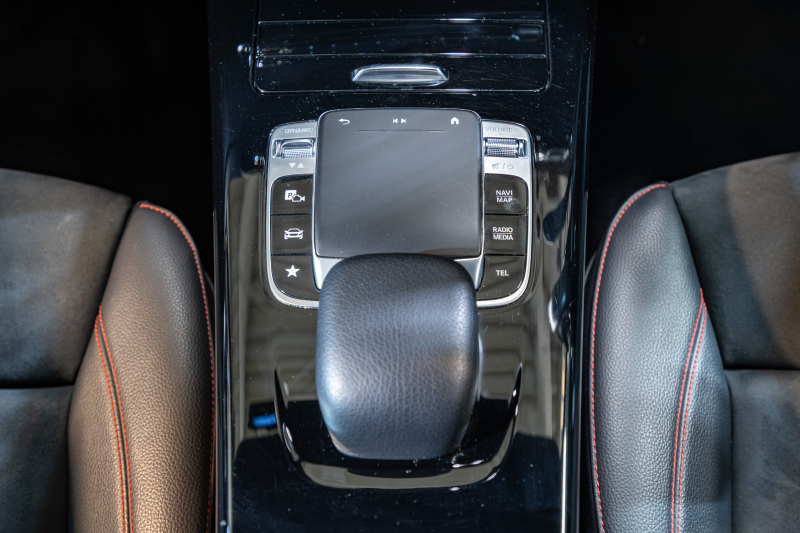 メルセデスベンツ A180スタイル AMGライン 先進装備充実コンパクト