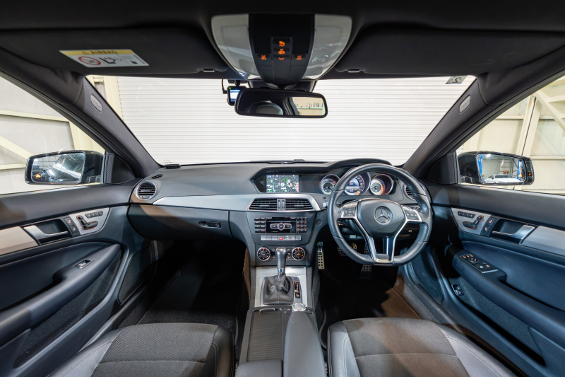 メルセデス・ベンツ C180クーペ レーダーセーフティ＆ユーティリティPKG