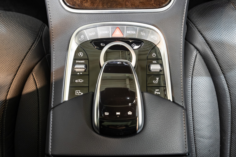 快適装備充実！S400 後期モデル パノラマサンルーフ＆黒革仕様