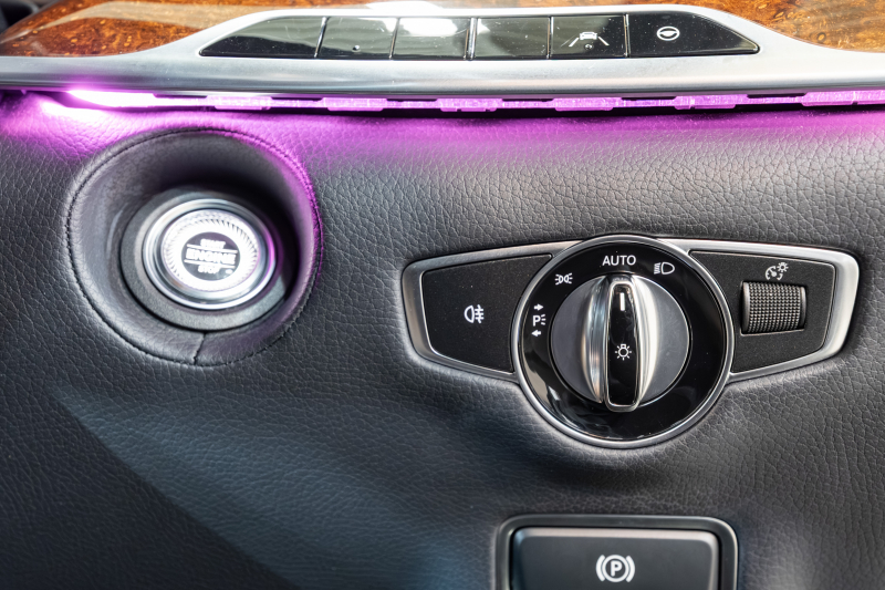 快適装備充実！S400 後期モデル パノラマサンルーフ＆黒革仕様