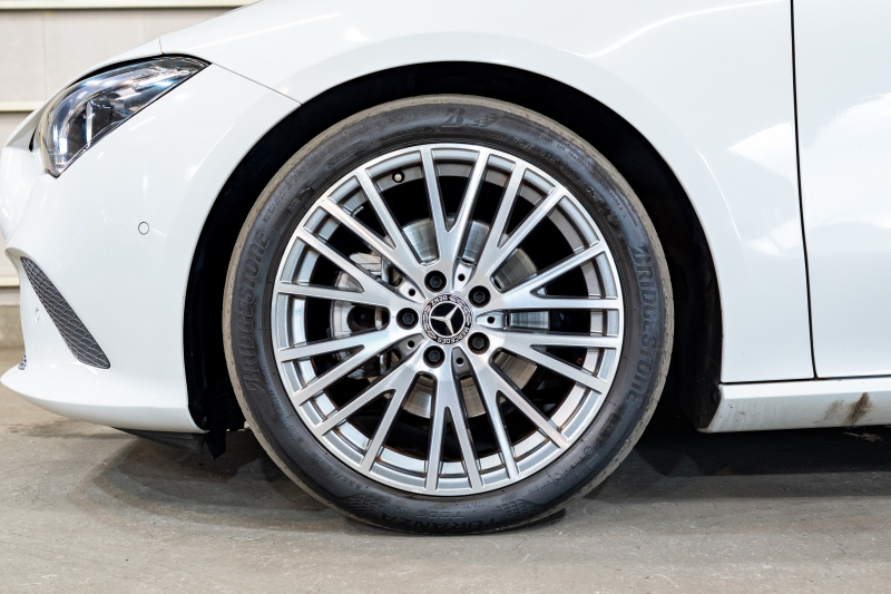 メルセデス・ベンツ CLA200d シューティングブレーク レーダーセーフティPKG