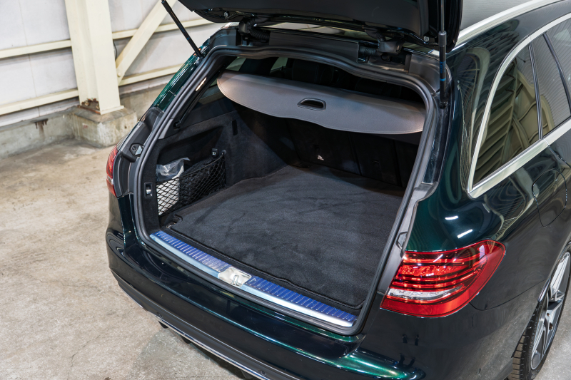 メルセデスベンツ C220d ワゴン スポーティ＆安心装備で日常使いにも最適