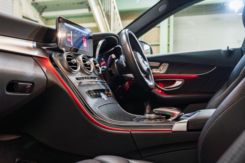 メルセデスベンツ C220d ワゴン スポーティ＆安心装備で日常使いにも最適