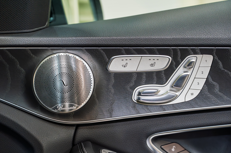 メルセデスベンツ C220d ワゴン スポーティ＆安心装備で日常使いにも最適