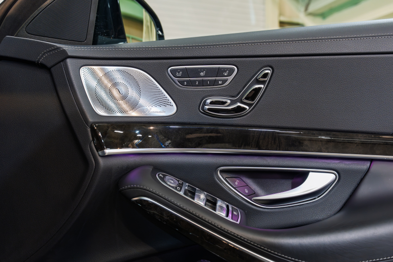 メルセデスベンツ S550ロング V8ツインターボの上質なSクラス