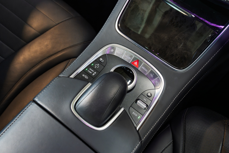 メルセデスベンツ S550ロング V8ツインターボの上質なSクラス