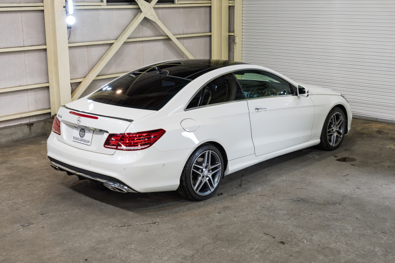 メルセデスベンツ E250クーペ AMGスポーツPKG 後期 赤革が映える上質クーペ