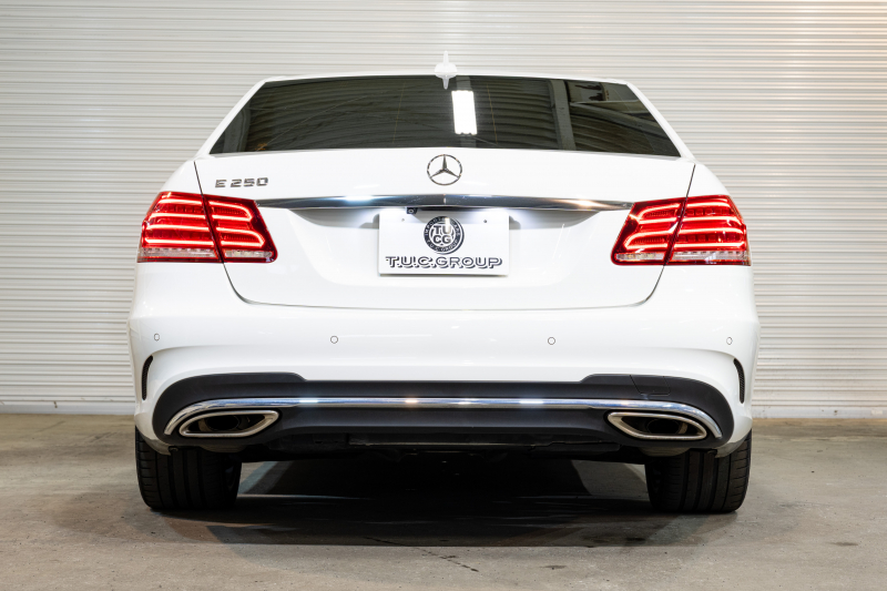 後期型メルセデス・ベンツ E250アバンギャルド AMGスポーツPKG搭載の上質セダン!