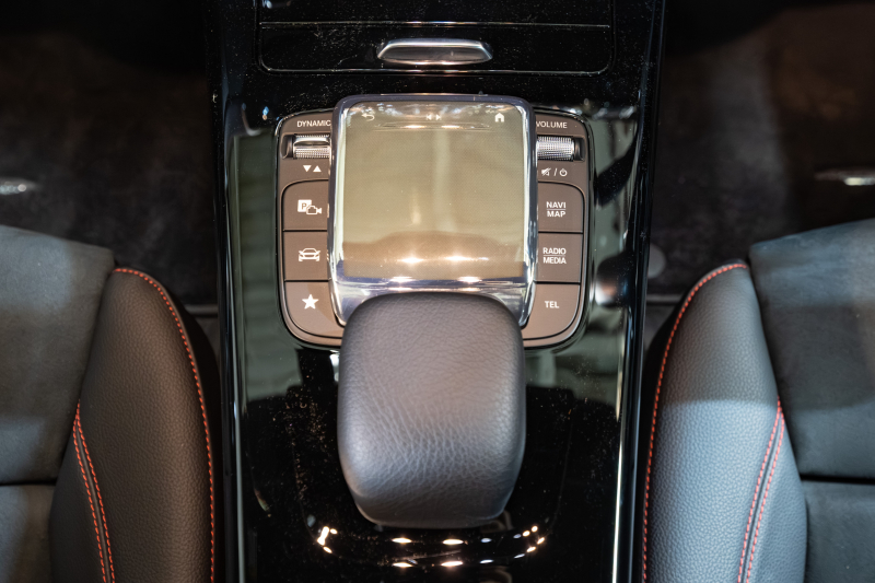 メルセデス・ベンツ CLA200d AMGライン 上質装備が充実した人気クーペセダン