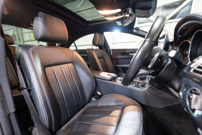 メルセデス・ベンツ CLS400 AMGライン 洗練されたデザインと快適装備