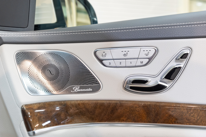 Sクラス S400h エクスクルーシブ 豪華装備で快適なドライブを