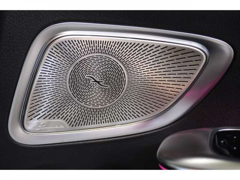 AMG C43 4MATIC ステーションワゴン 黒革・最新安全装備付き中古車