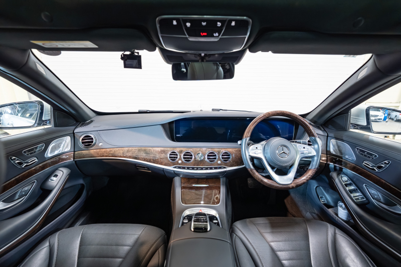 メルセデスベンツ S400d ロング 黒革・ショーファーPKG付き中古車