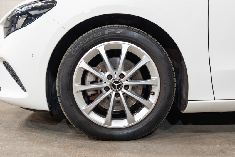 メルセデス・ベンツ B200d 快適性と先進安全装備が揃った一台