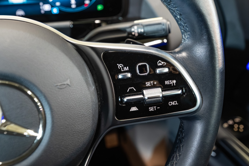 メルセデス・ベンツ B200d 快適性と先進安全装備が揃った一台